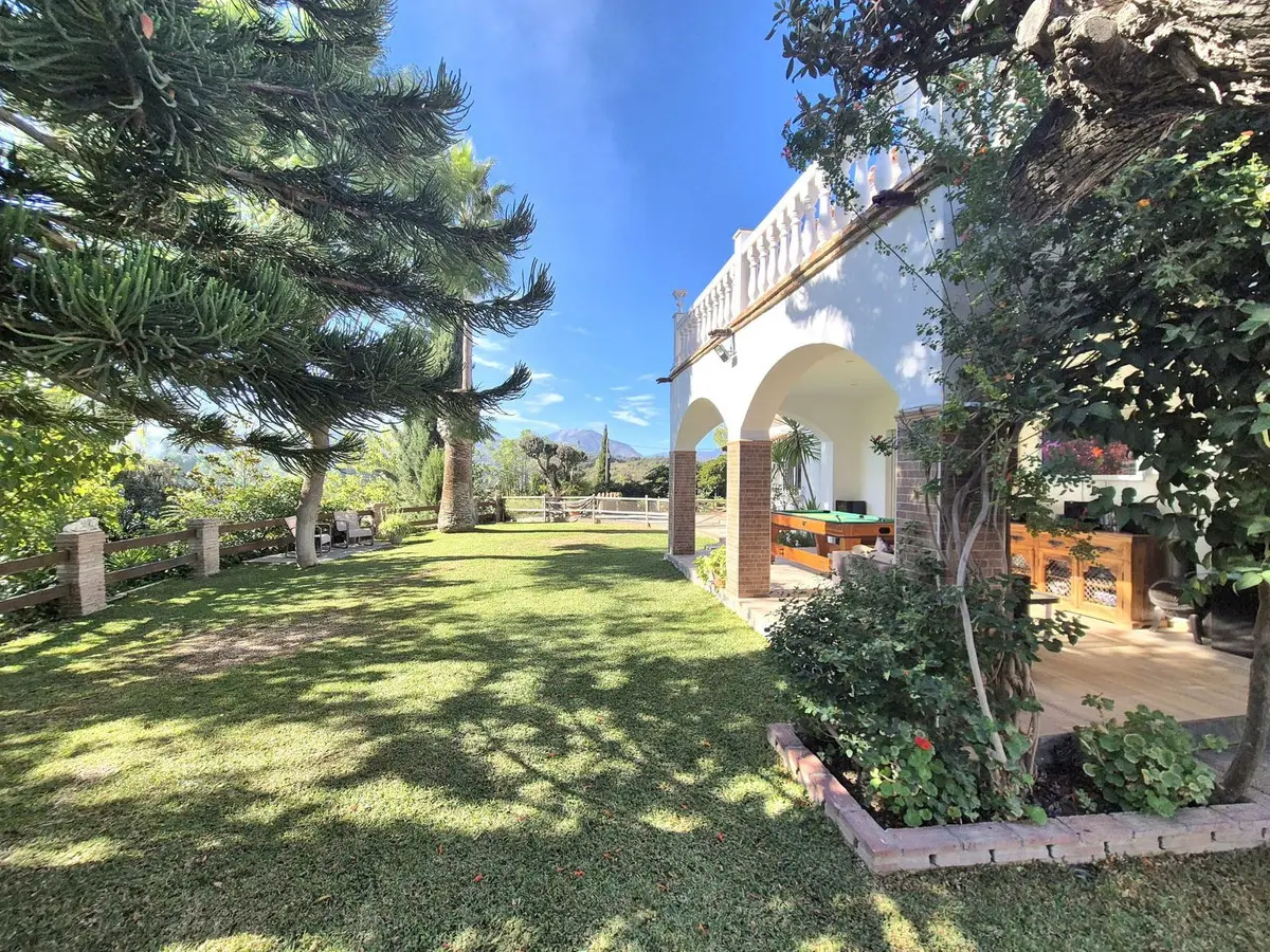 Detached Villa for sale in Coín — photo 1