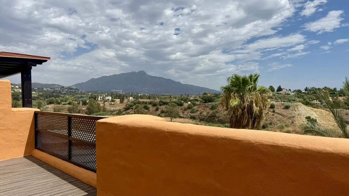 Penthouse Duplex for sale in Benahavís — photo 1