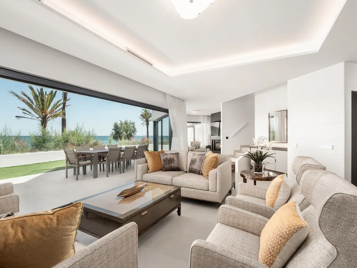 Townhouse for sale in Estepona — photo 1