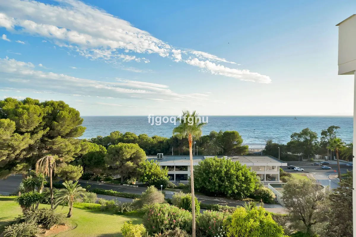 Middle Floor Apartment for sale in Marbella — photo 1
