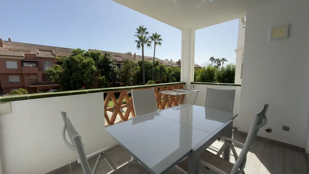 Middle Floor Apartment for sale in Puerto Banús — photo 1