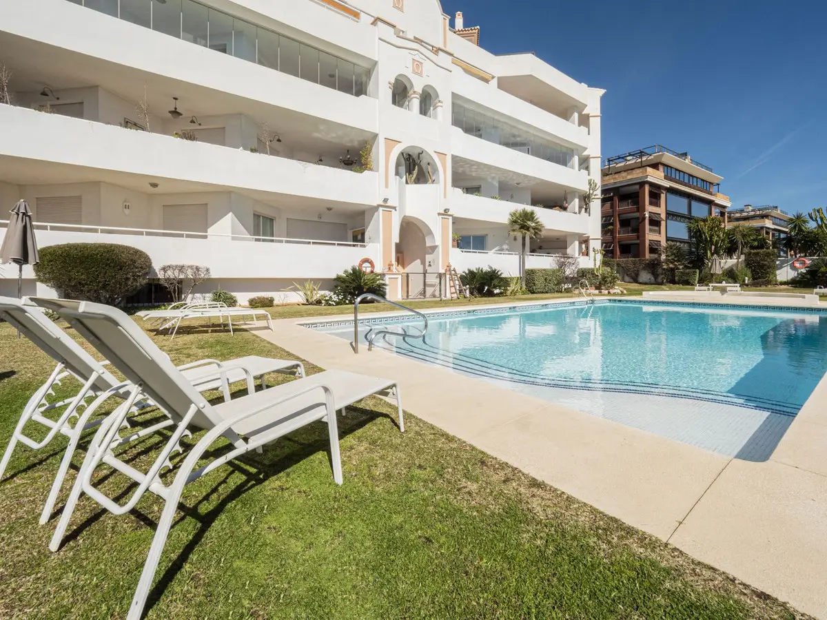 Ground Floor Apartment for sale in Puerto Banús — photo 1