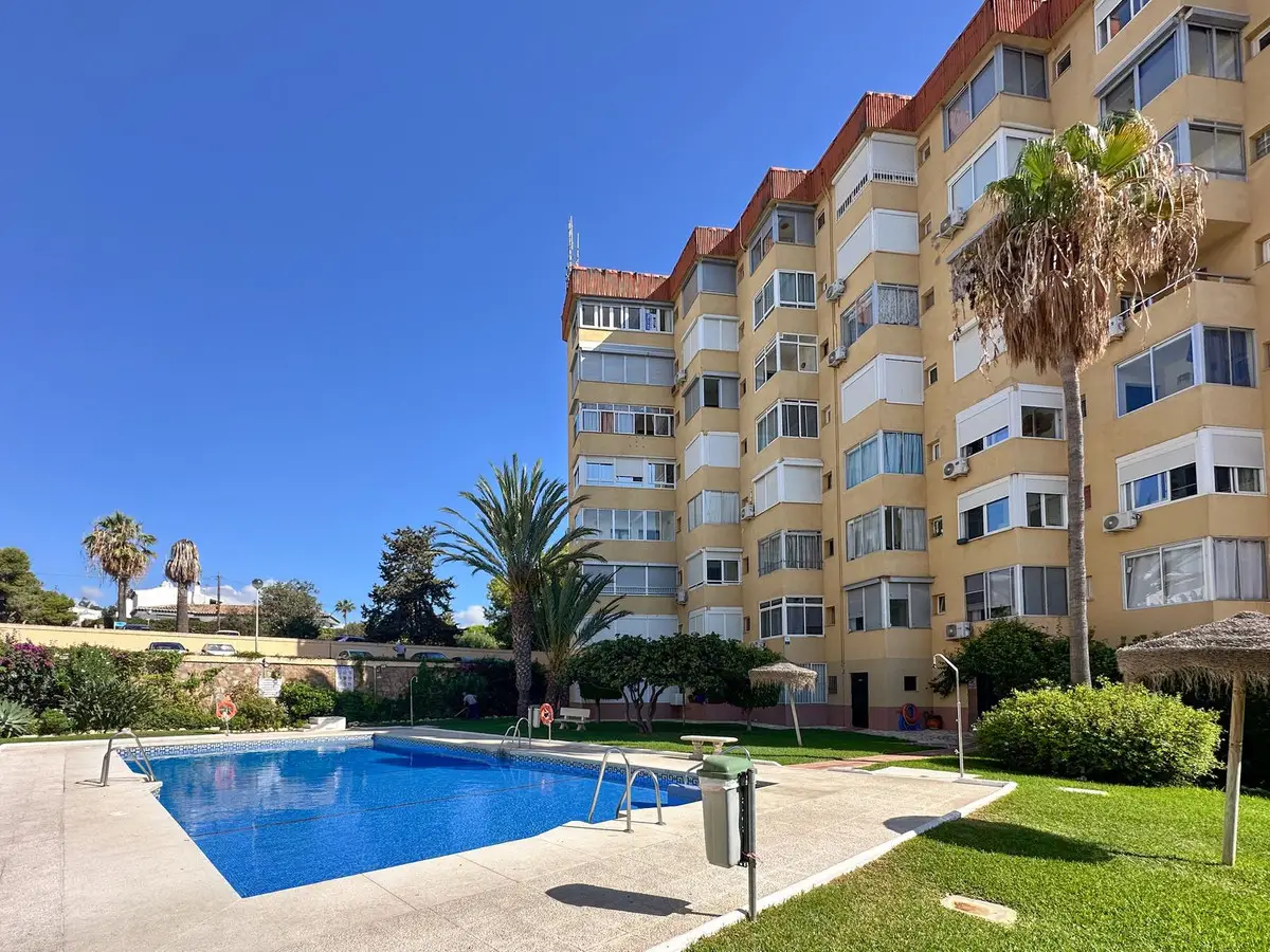 Middle Floor Apartment for sale in La Cala de Mijas — photo 1