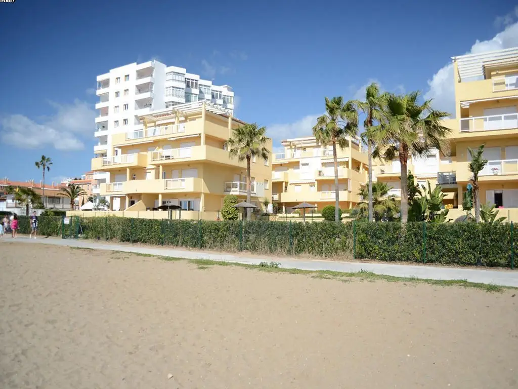 Middle Floor Apartment for sale in La Cala de Mijas — photo 1
