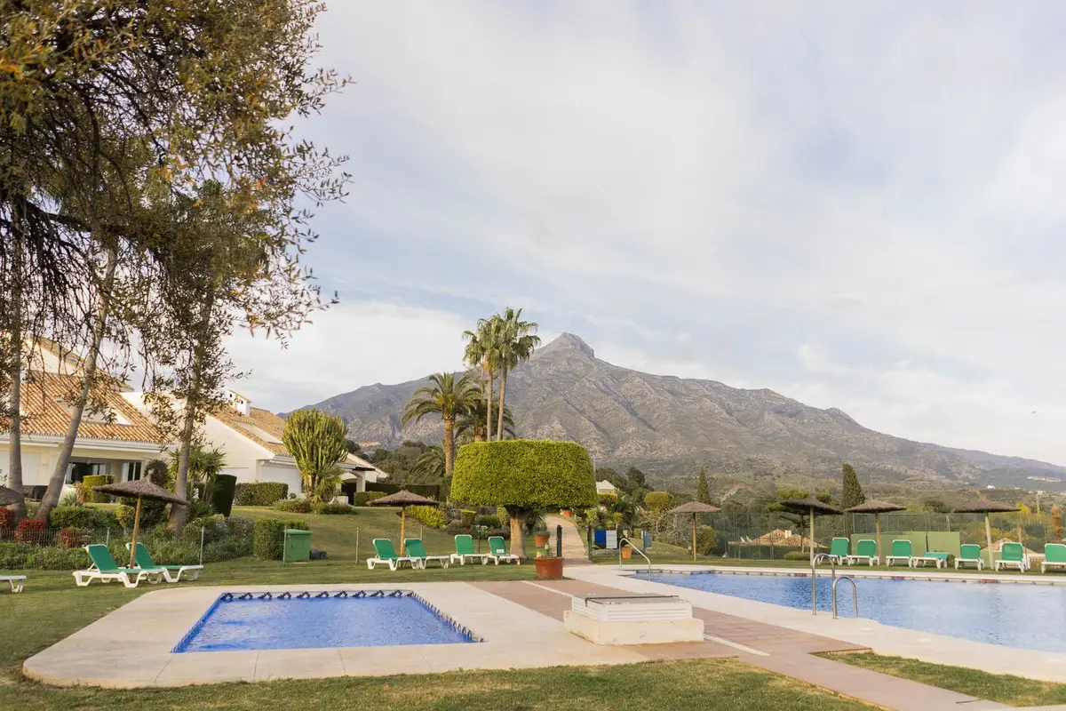 Townhouse for sale in Nueva Andalucía — photo 1