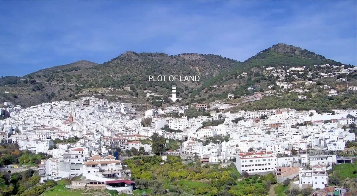 Land for sale in Cómpeta — photo 1