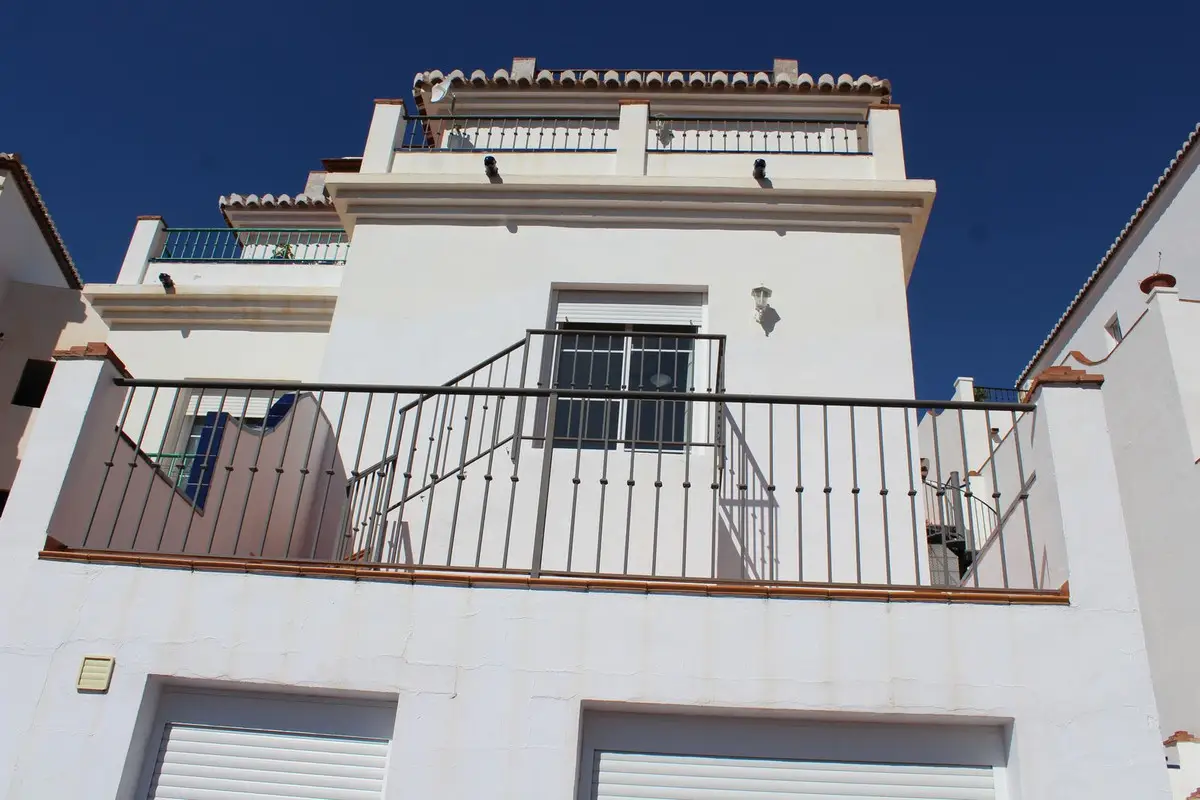 Semi-Detached House for sale in Frigiliana — photo 1