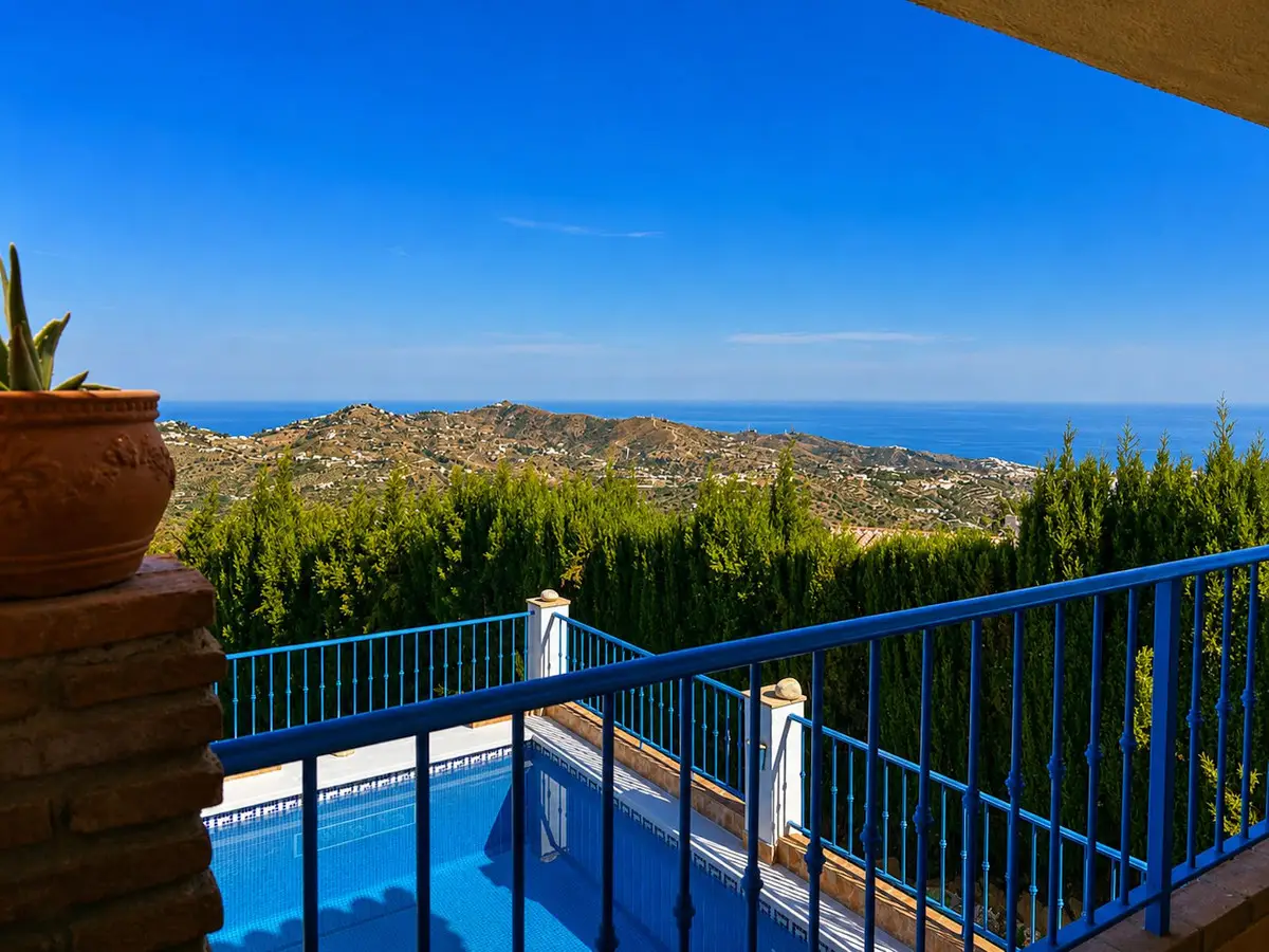 Detached Villa for sale in Torrox — photo 1