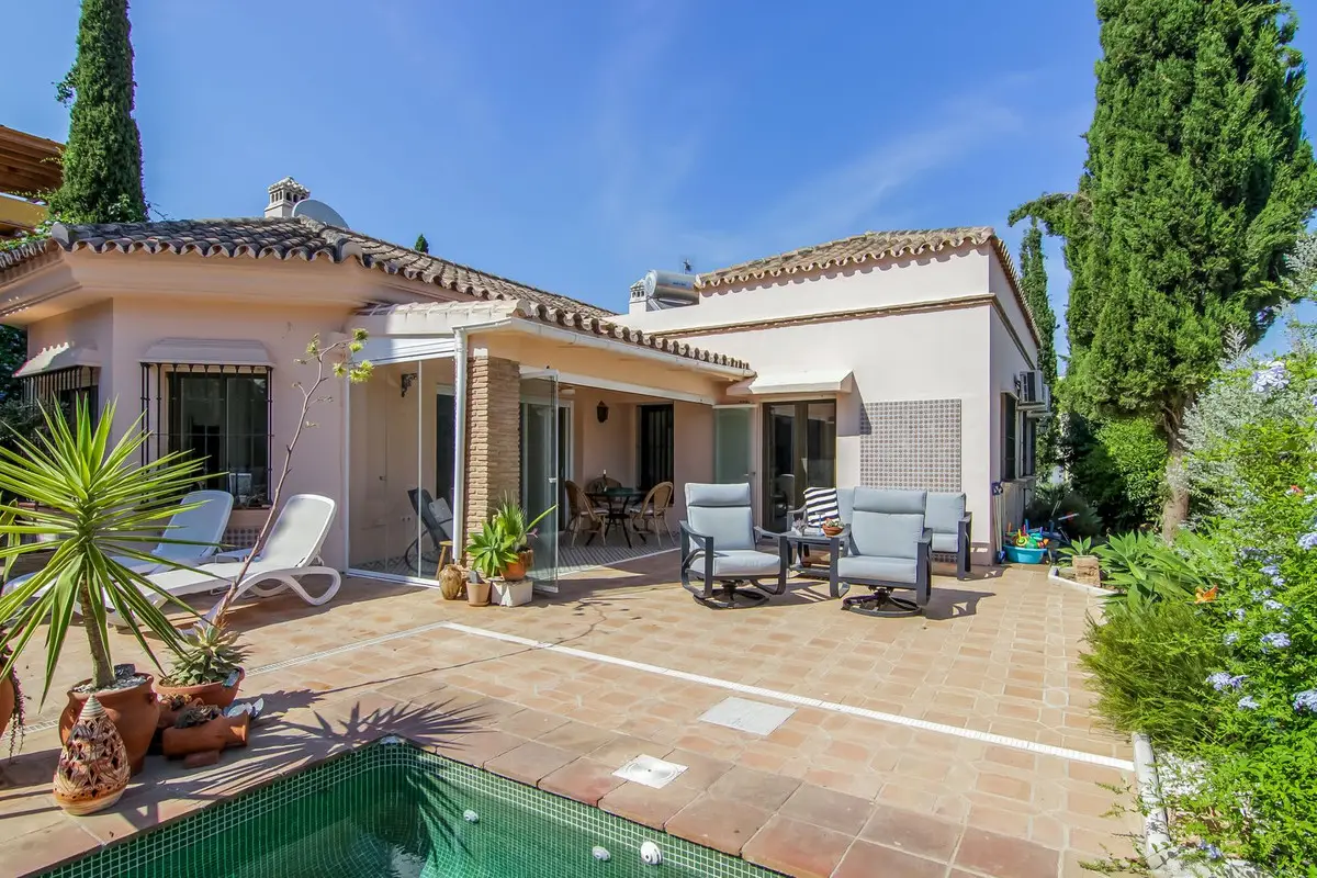 Detached Villa for sale in Fuengirola — photo 1