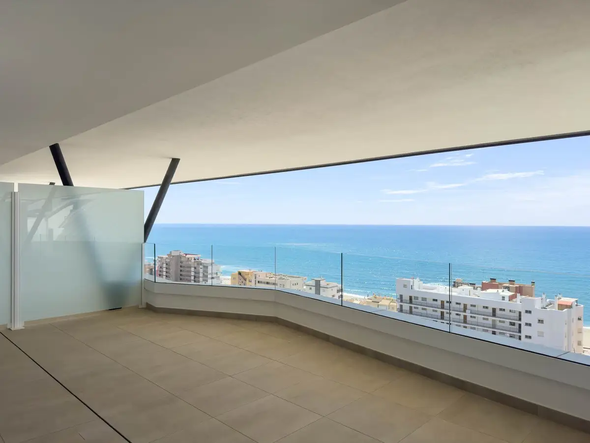 Middle Floor Apartment for sale in Fuengirola — photo 1