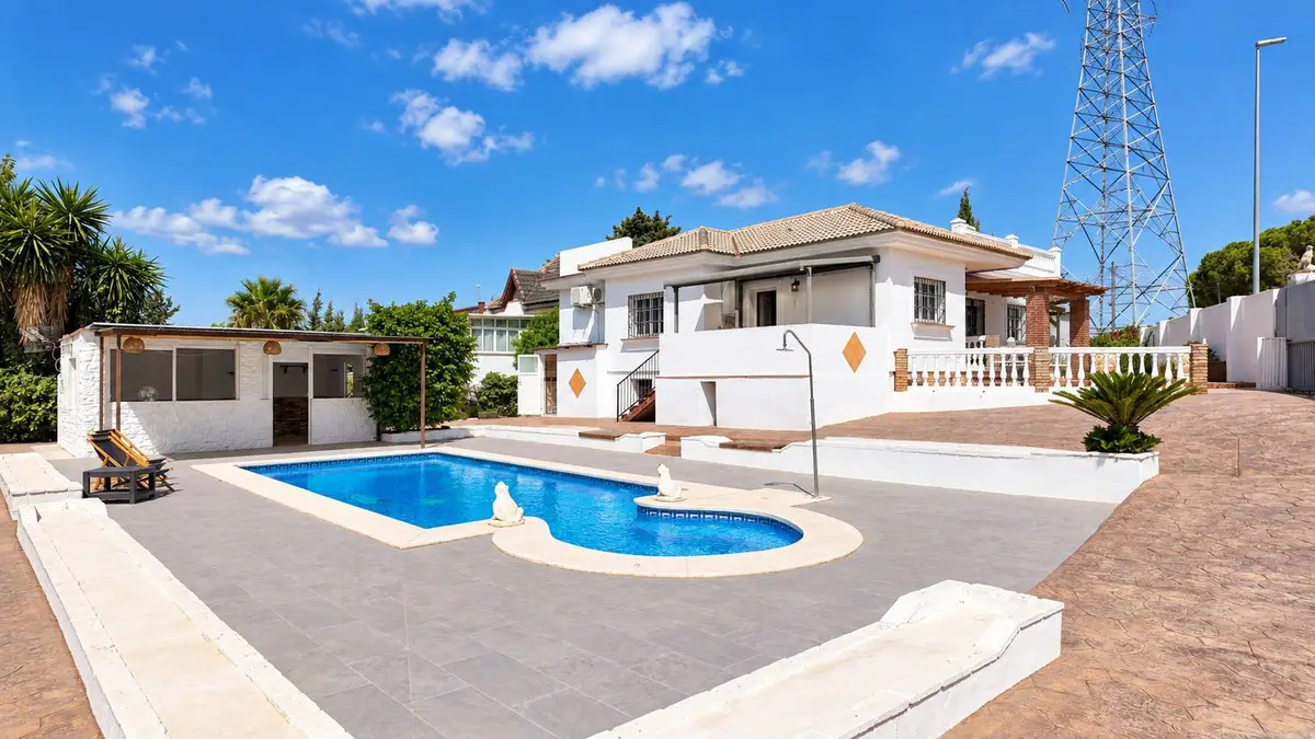 Detached Villa for sale in Alhaurín de la Torre — photo 1