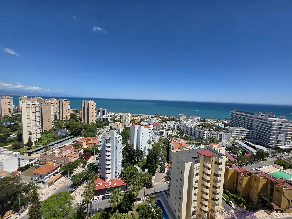 Middle Floor Apartment for sale in Torremolinos — photo 1