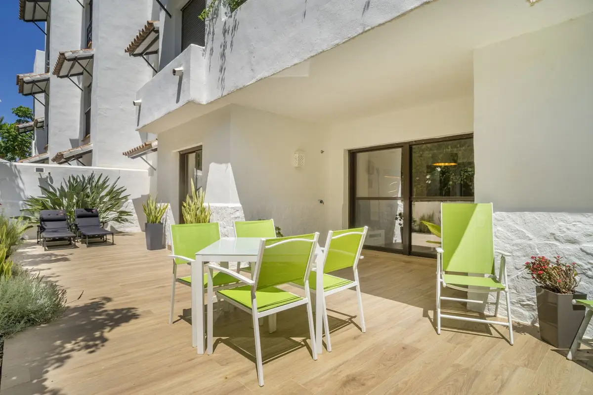 Ground Floor Apartment for sale in Estepona — photo 1