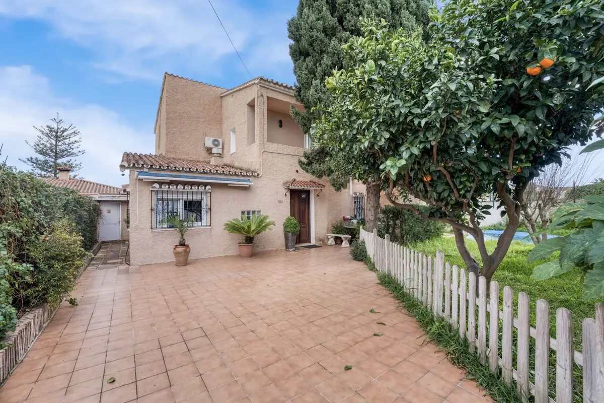 Detached Villa for sale in Málaga — photo 1