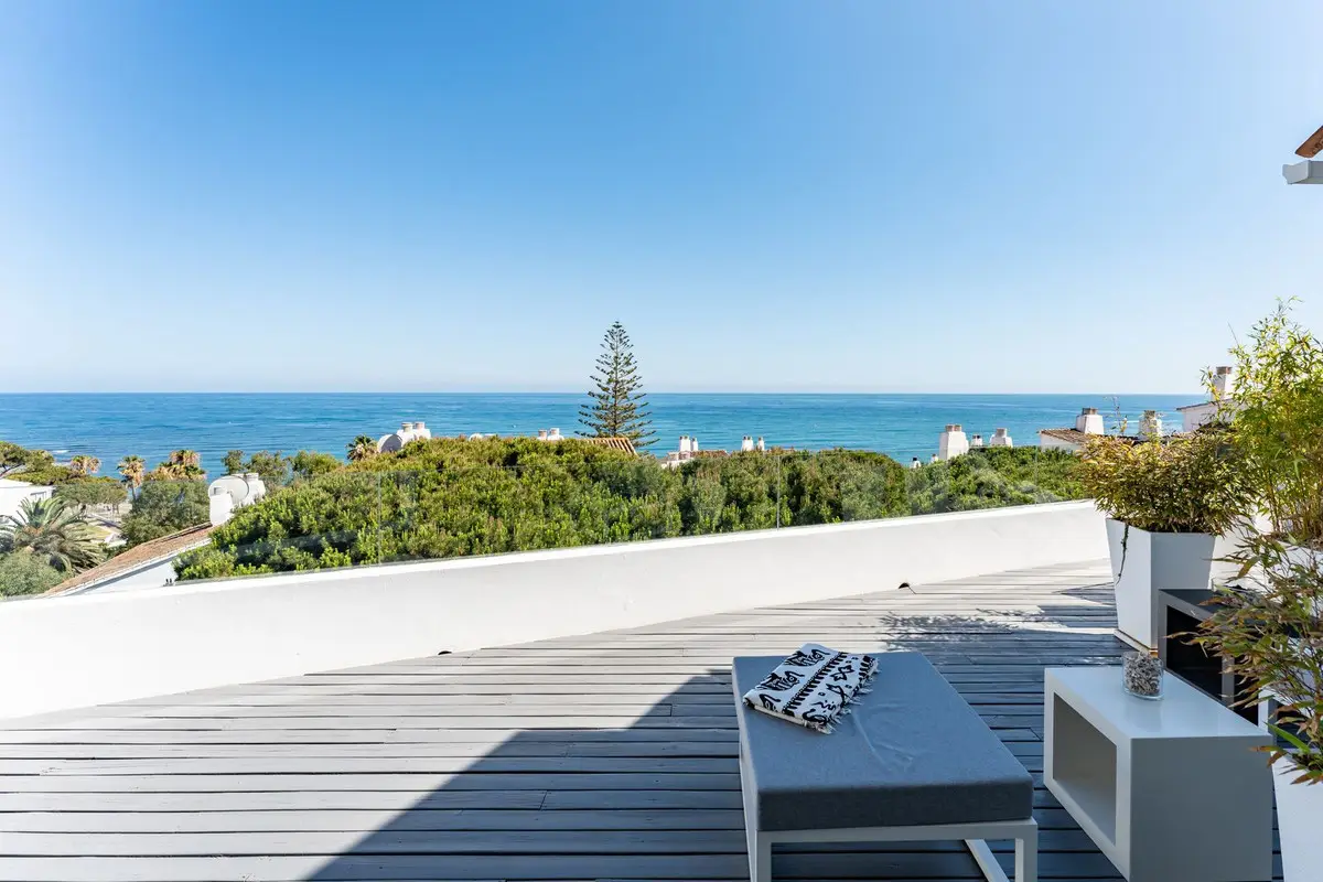 Penthouse for sale in Calahonda — photo 1