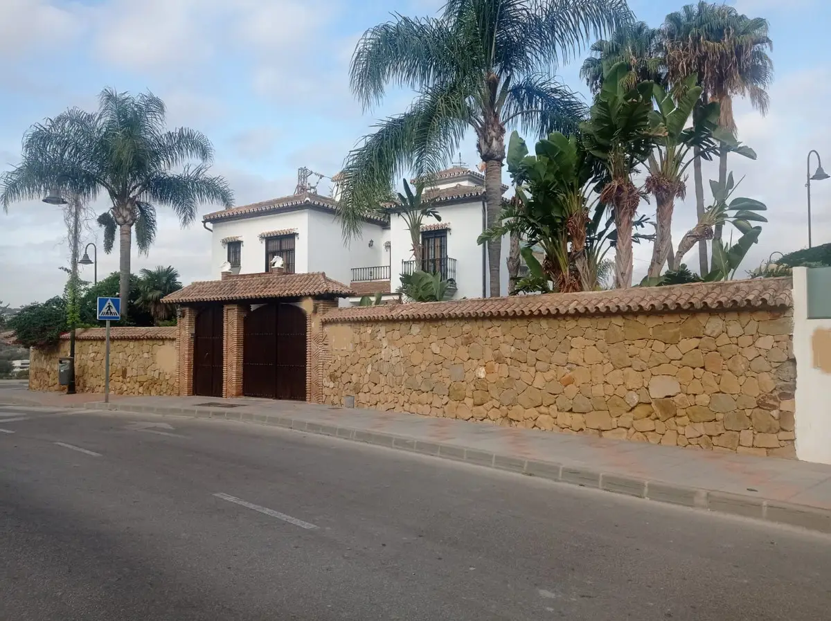 Detached Villa for sale in Mijas — photo 1