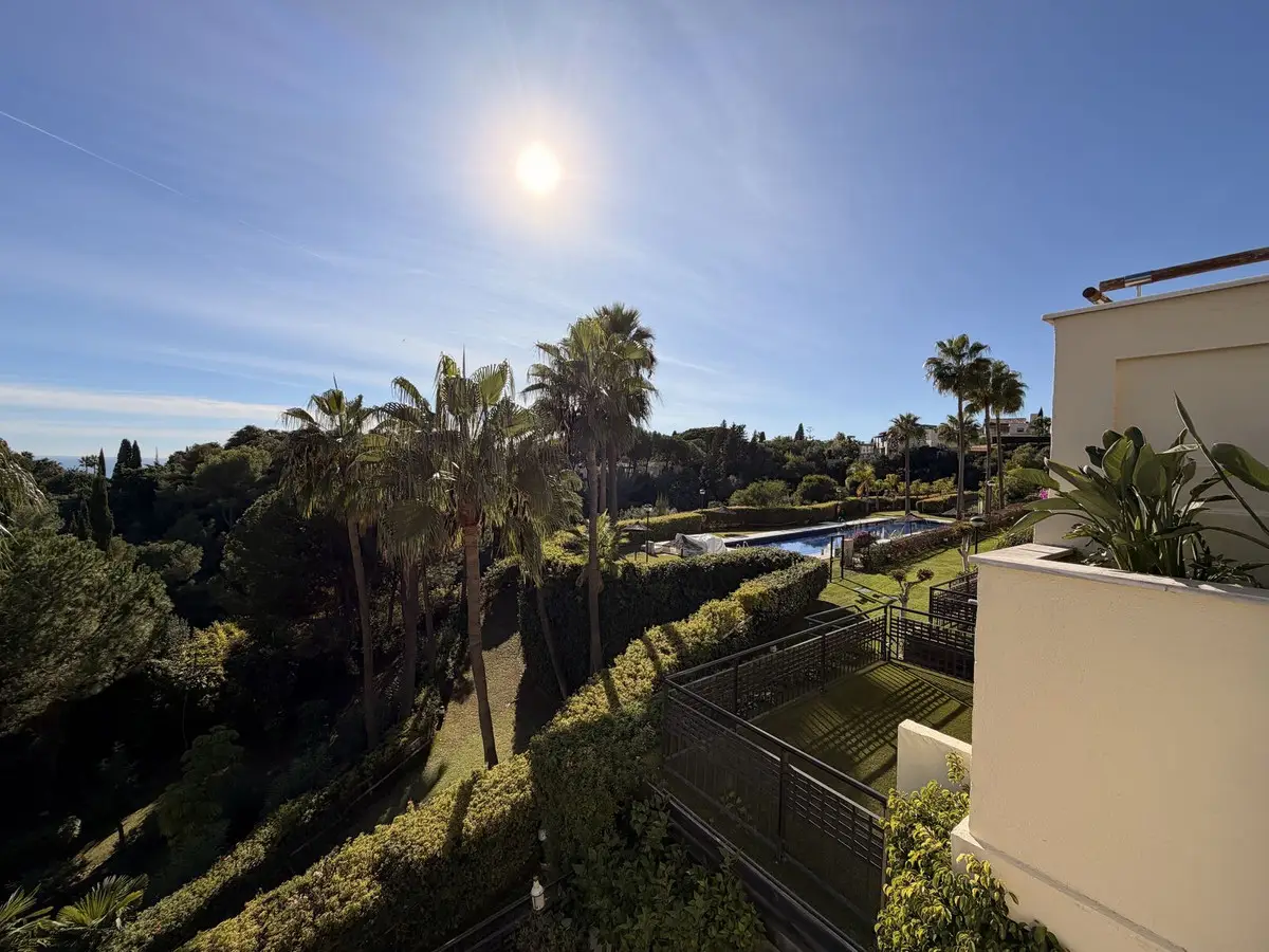 Middle Floor Apartment for sale in Sierra Blanca — photo 1
