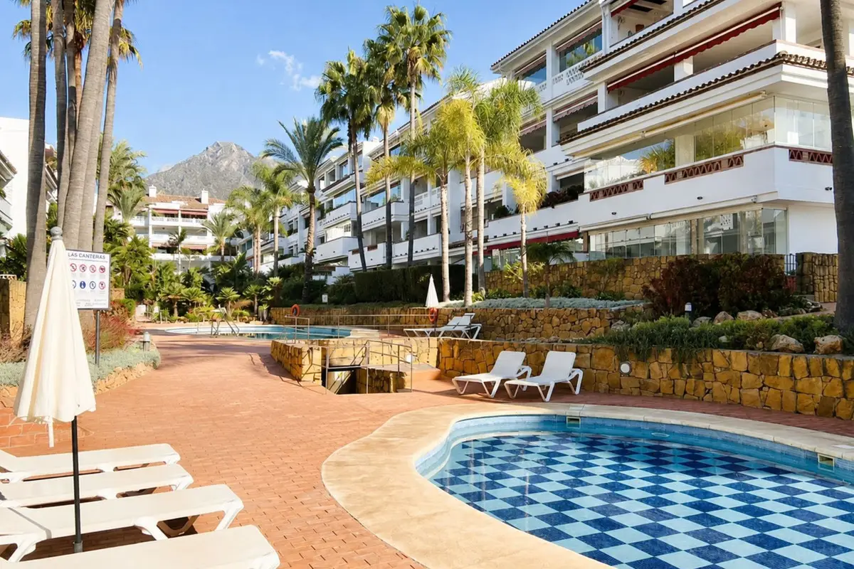 Middle Floor Apartment for sale in Marbella — photo 1