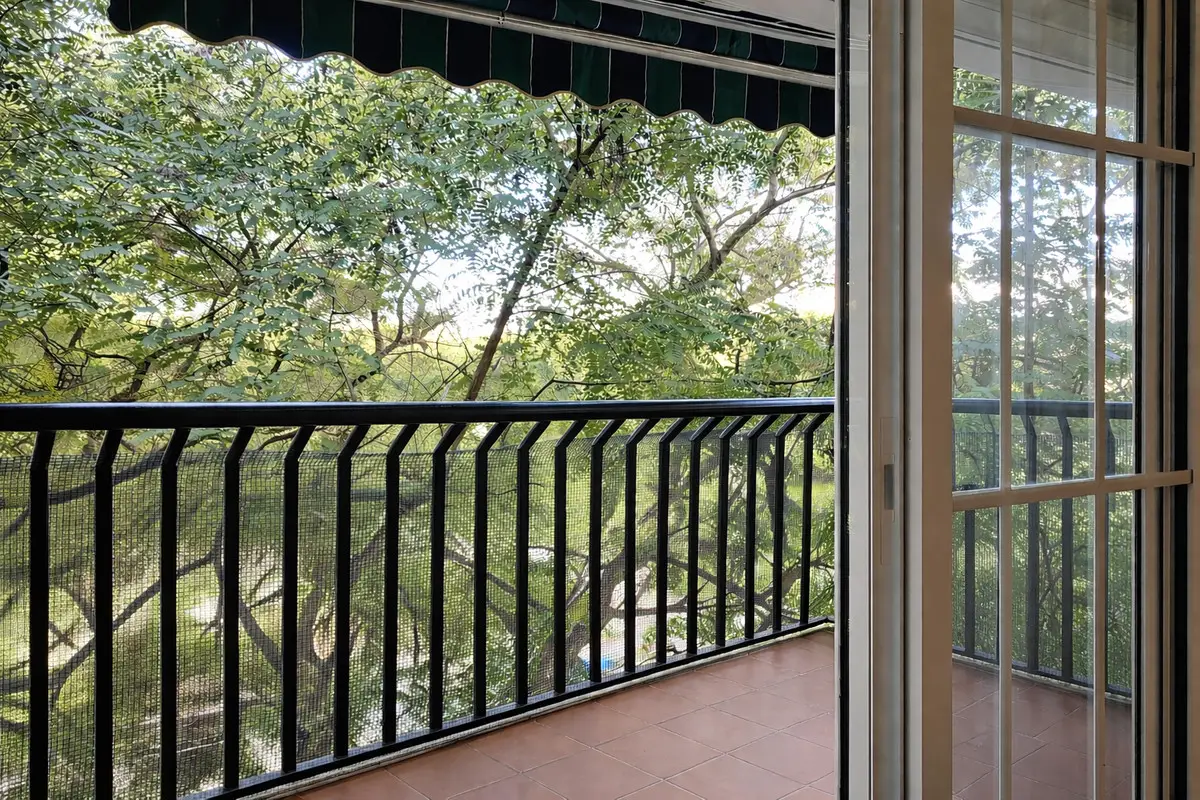 Middle Floor Apartment for sale in Estepona — photo 1
