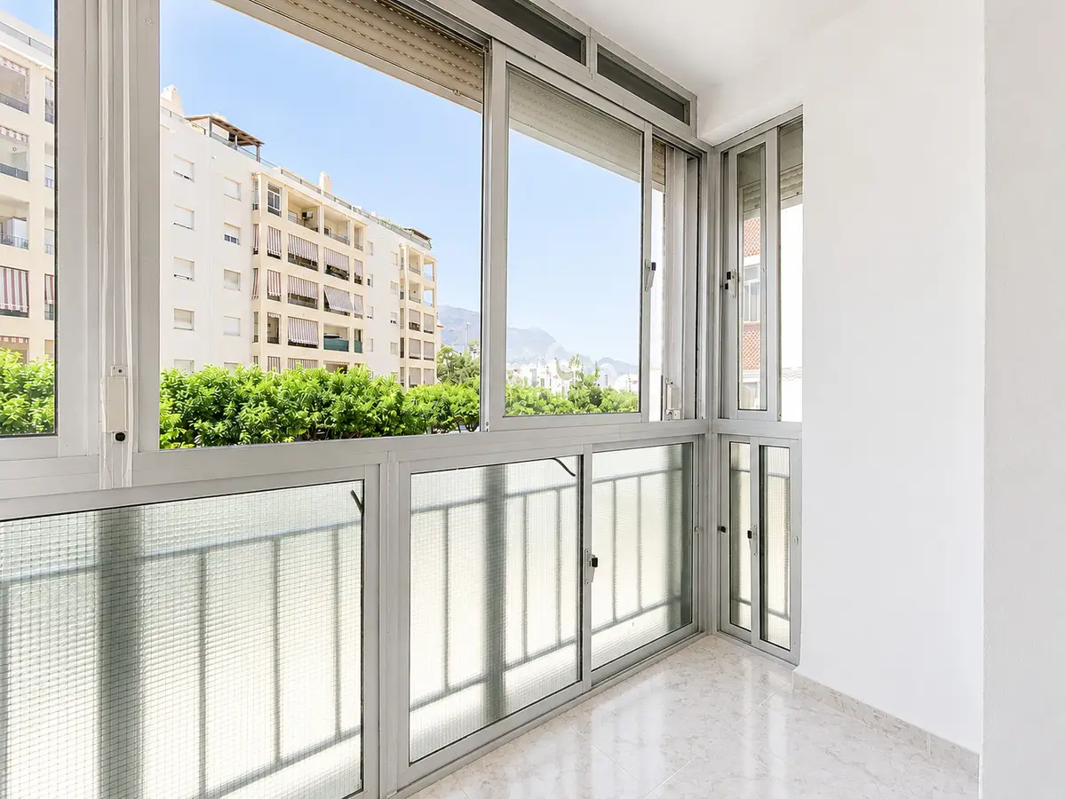 Middle Floor Apartment for sale in Estepona — photo 1