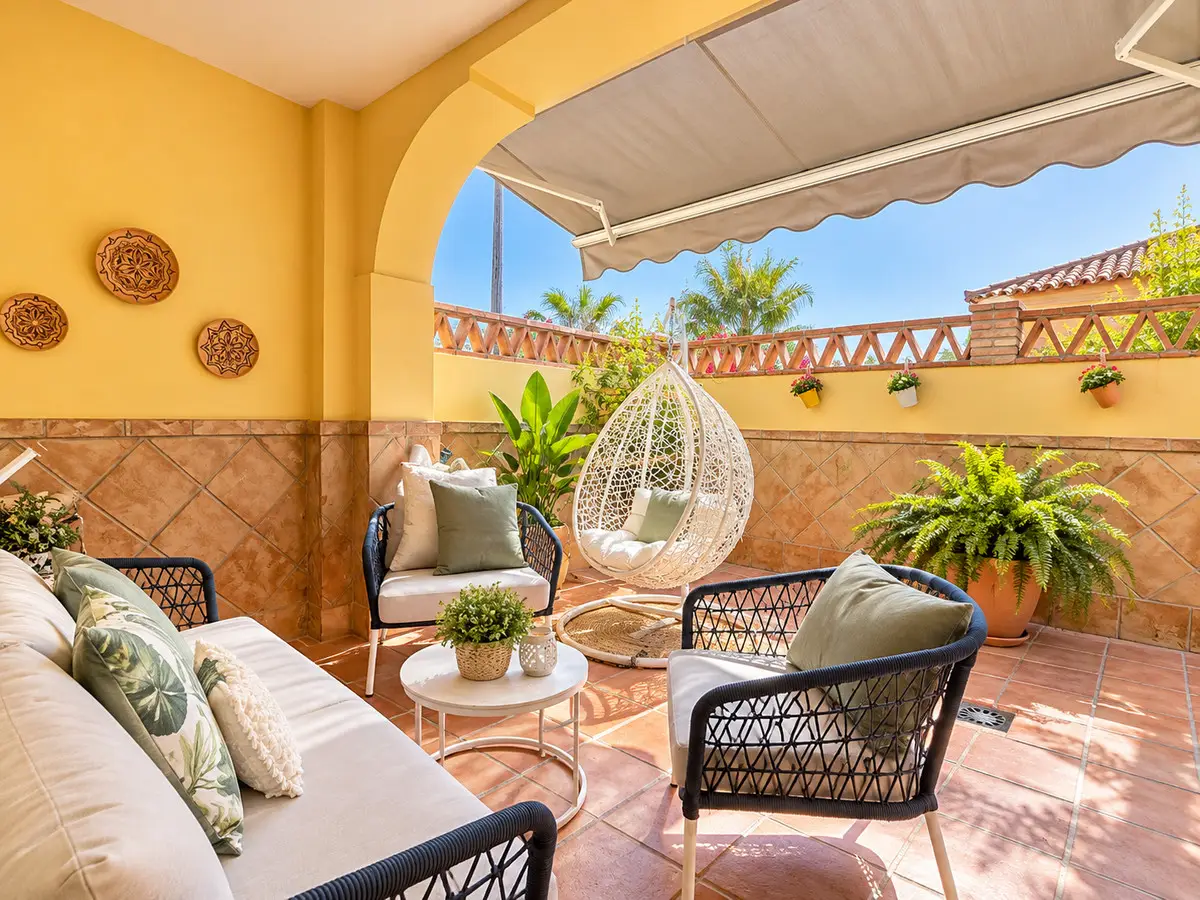 Townhouse for sale in Estepona — photo 1