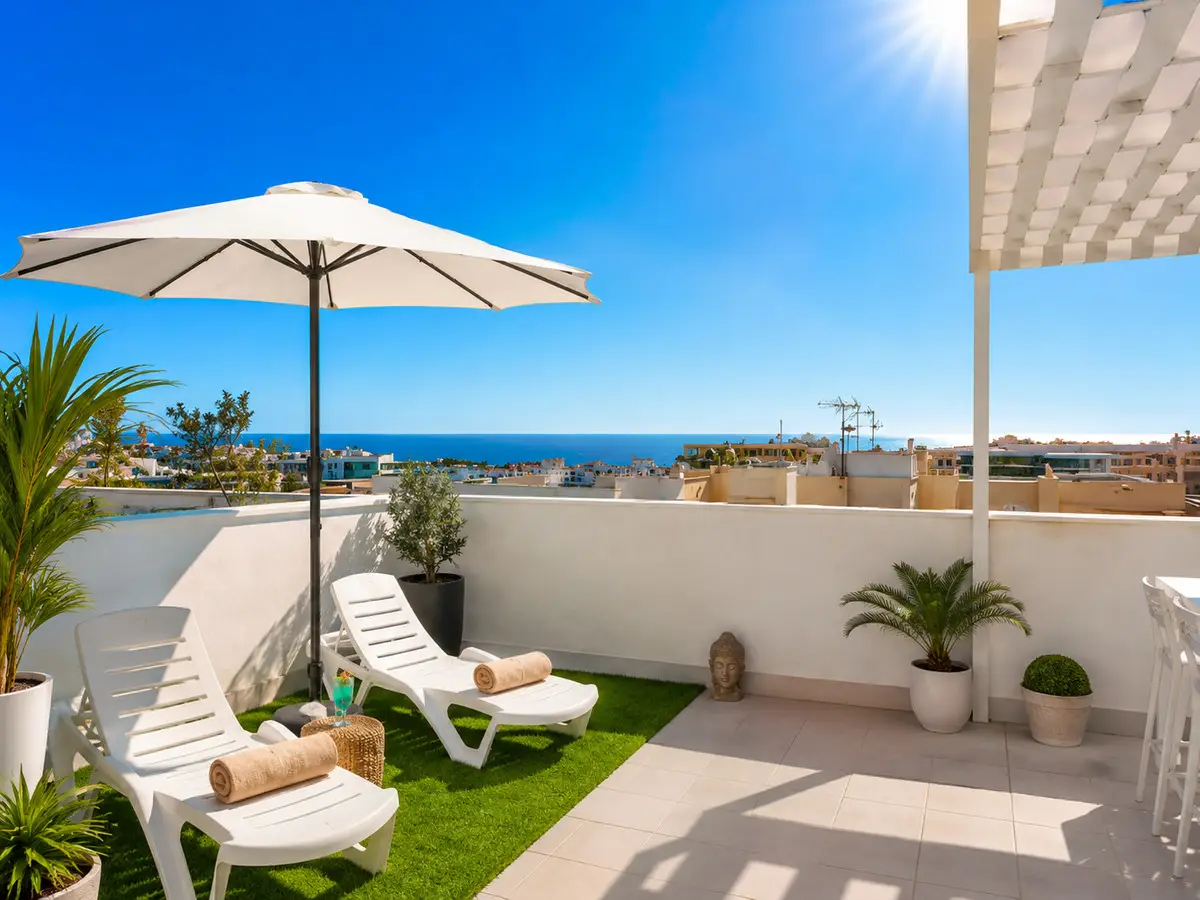 Penthouse for sale in Estepona — photo 1