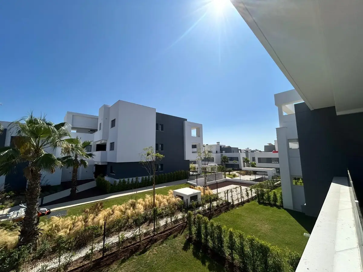 Middle Floor Apartment for sale in Selwo — photo 1