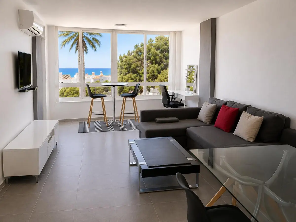 Middle Floor Apartment for sale in Calypso — photo 1