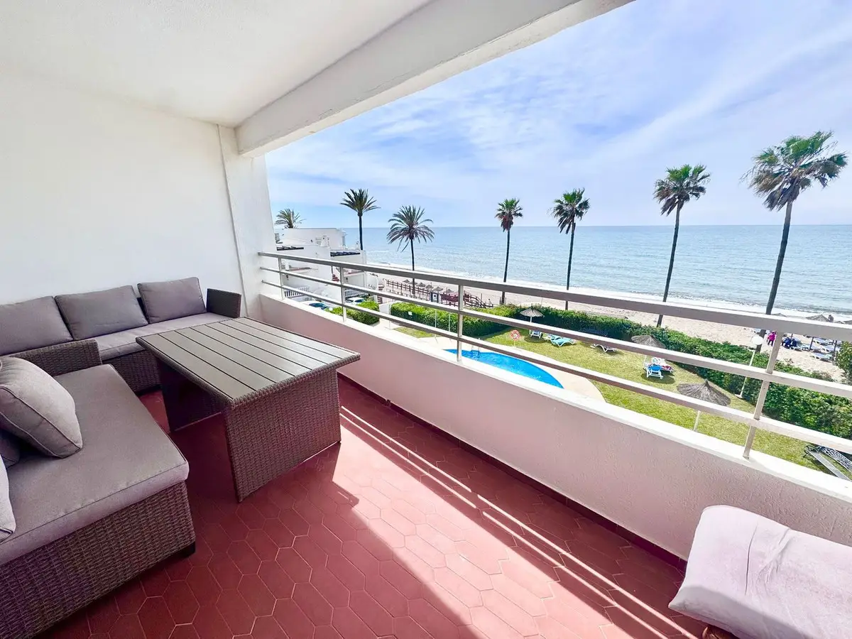 Middle Floor Studio for sale in Calahonda — photo 1