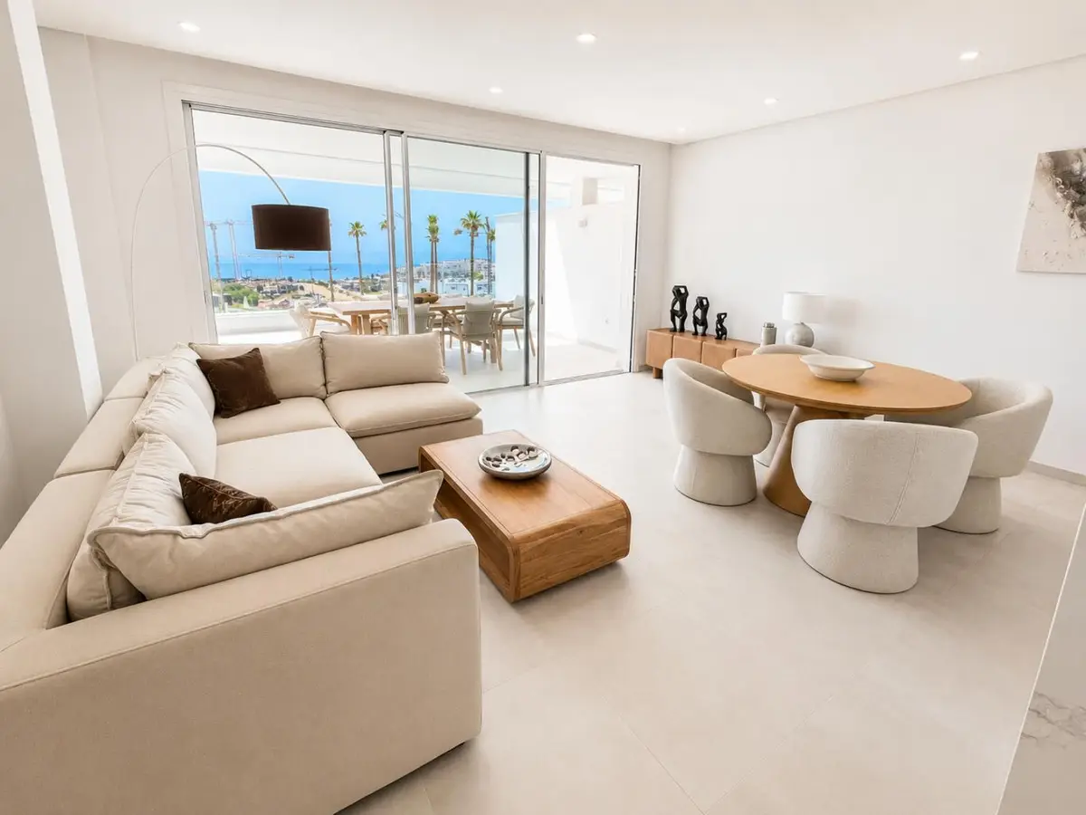 Middle Floor Apartment for sale in La Cala de Mijas — photo 1