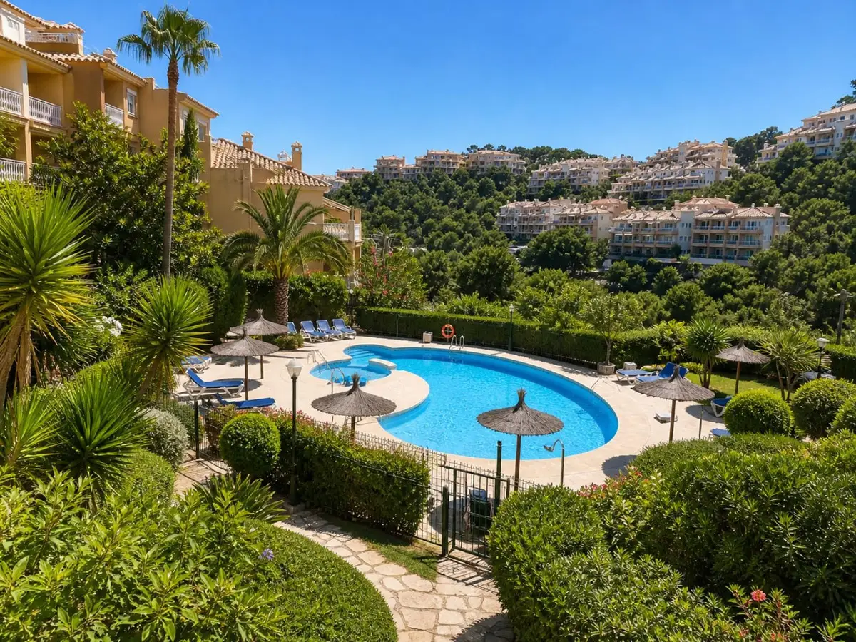 Top Floor Apartment for sale in La Mairena — photo 1