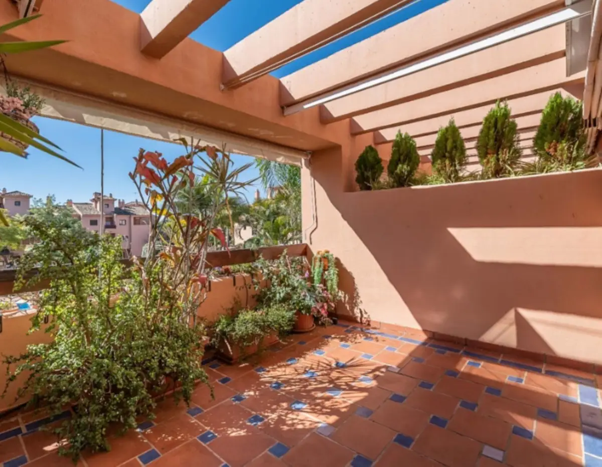 Middle Floor Apartment for sale in Hacienda del Sol — photo 1