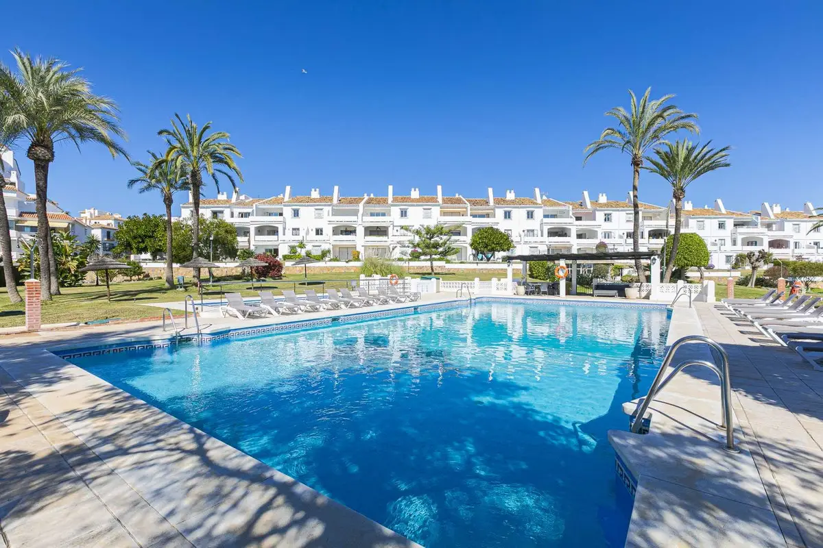 Ground Floor Apartment for sale in Nueva Andalucía — photo 1
