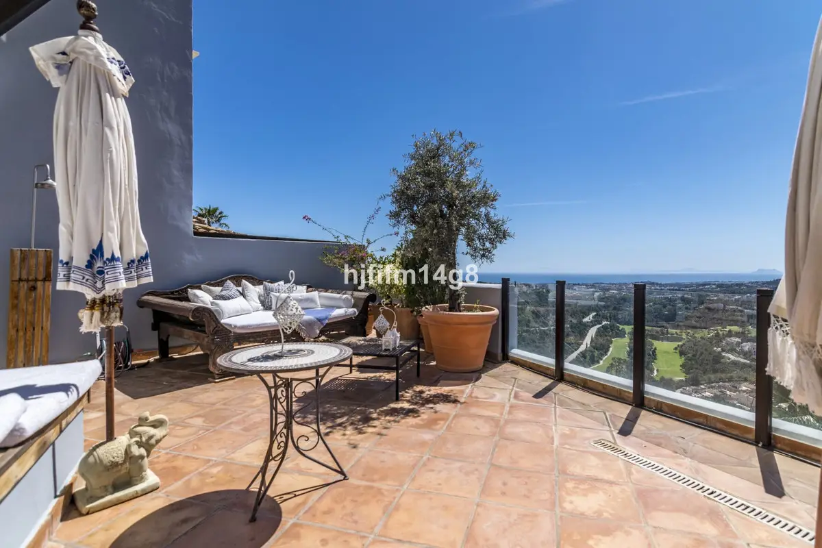 Townhouse for sale in La Heredia — photo 1