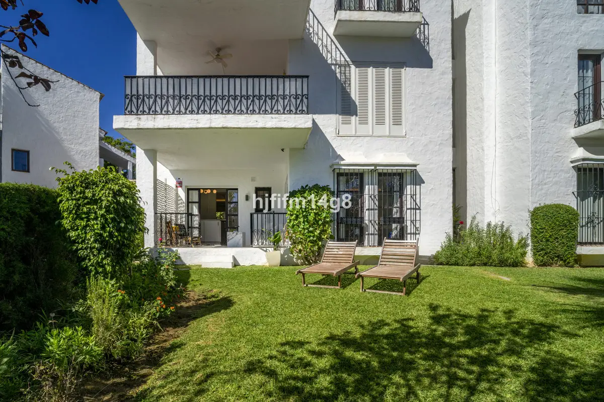 Ground Floor Apartment for sale in Nueva Andalucía — photo 1