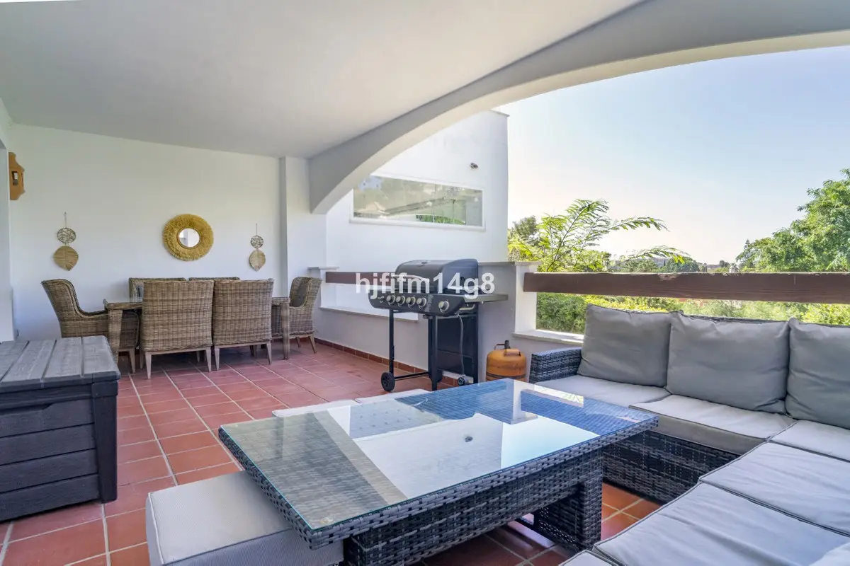 Ground Floor Apartment for sale in Nueva Andalucía — photo 1
