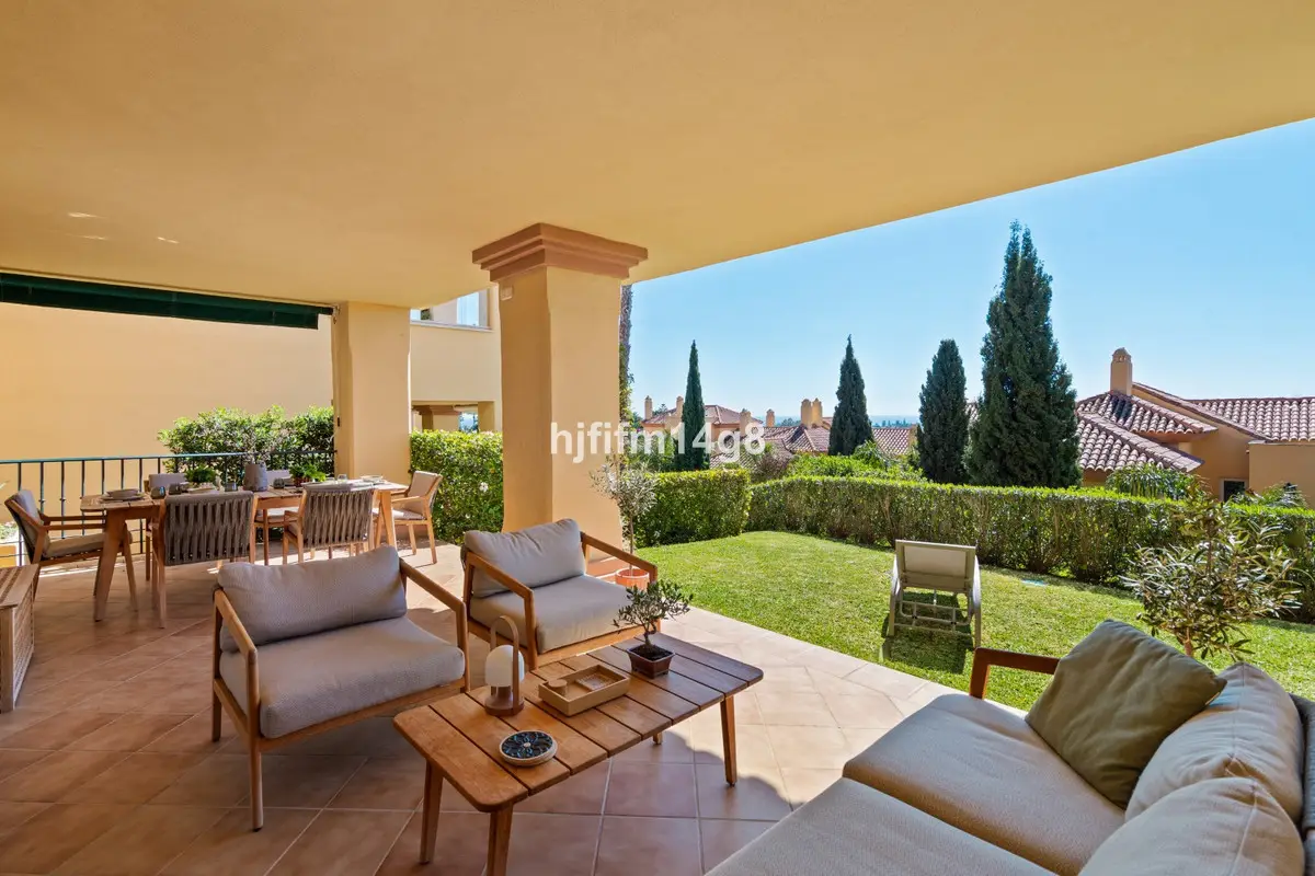 Ground Floor Apartment for sale in Nueva Andalucía — photo 1