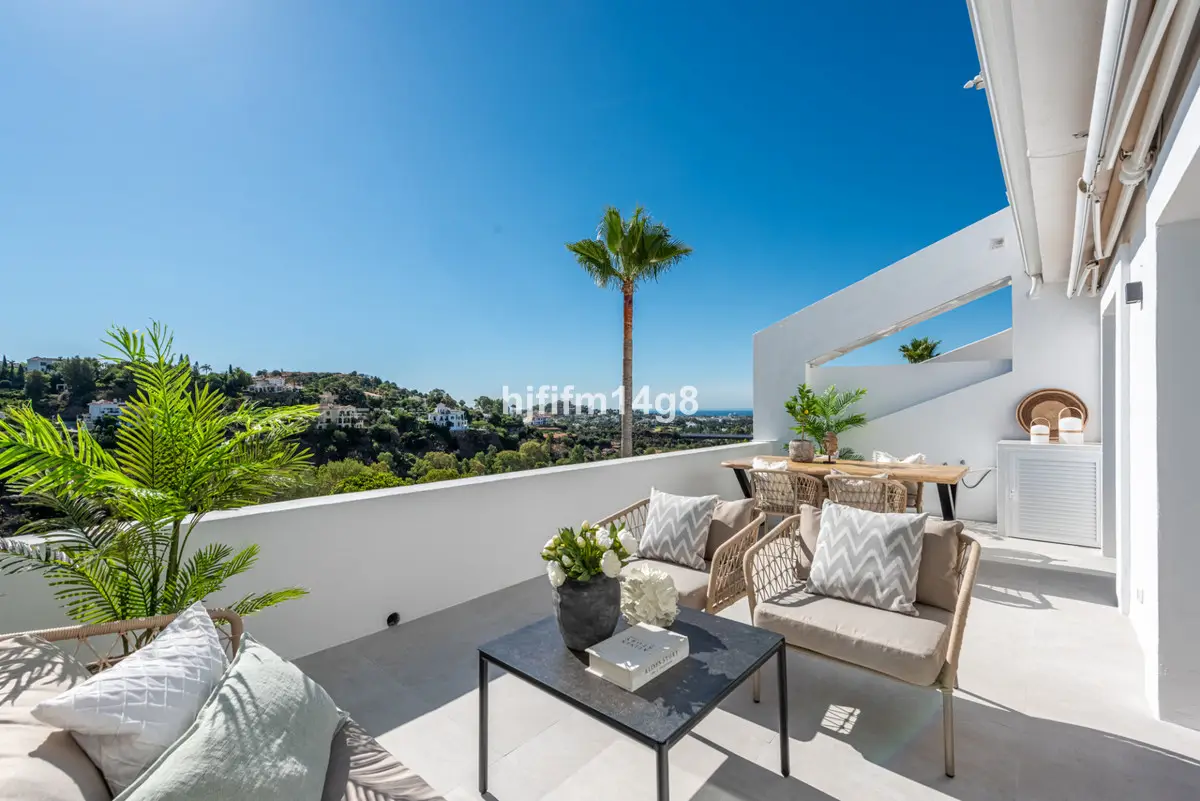 Middle Floor Apartment for sale in La Quinta — photo 1