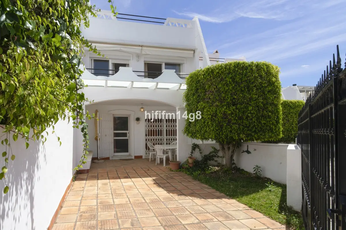 Townhouse for sale in Reserva de Marbella — photo 1