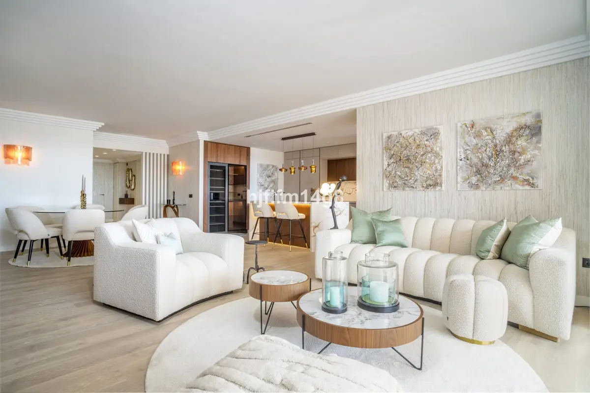 Middle Floor Apartment for sale in Nueva Andalucía — photo 1