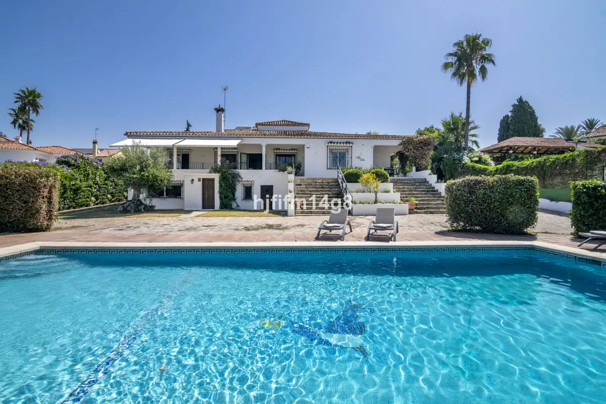Detached Villa for sale in San Pedro de Alcántara — photo 1