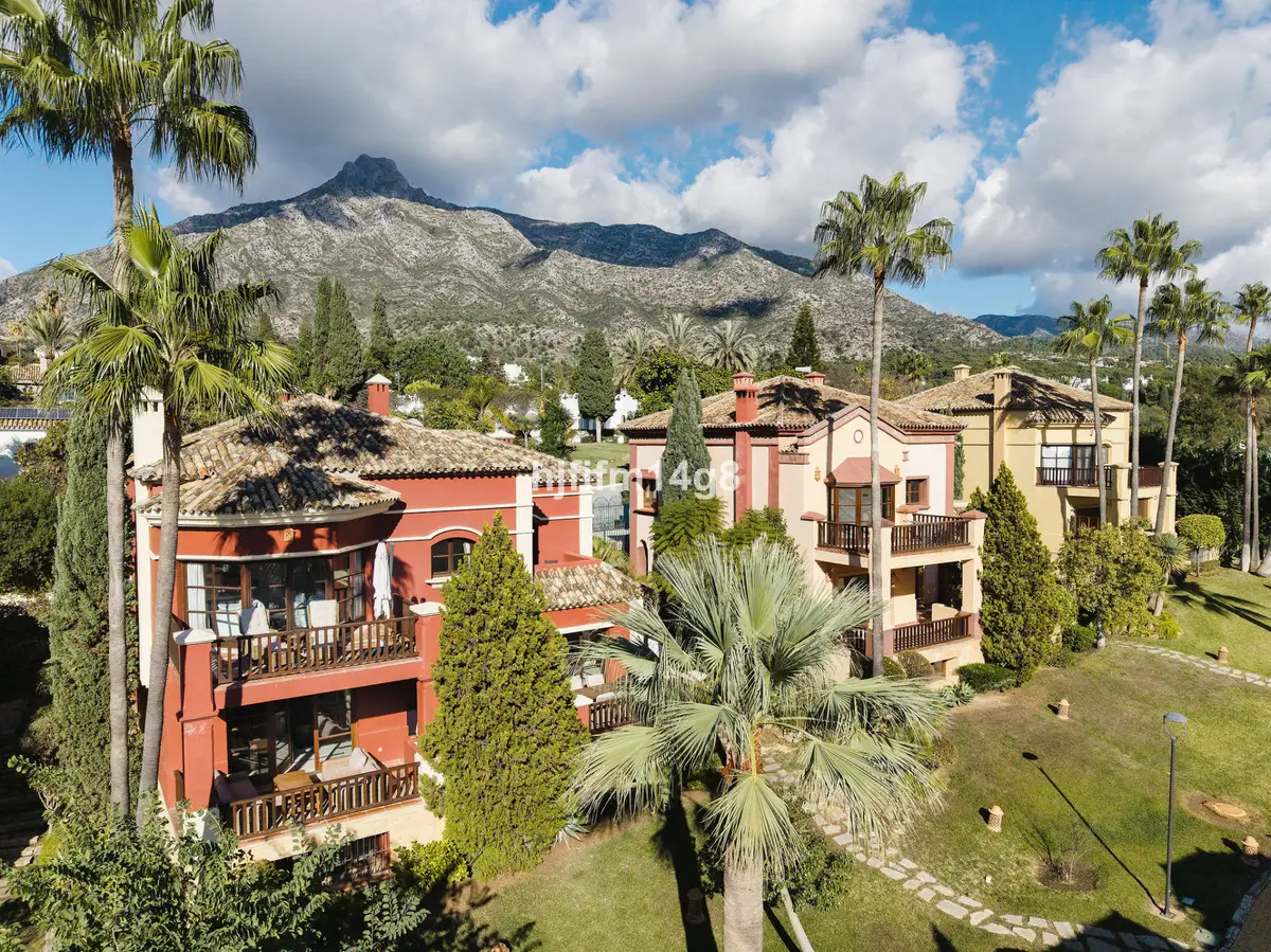 Detached Villa for sale in The Golden Mile — photo 1