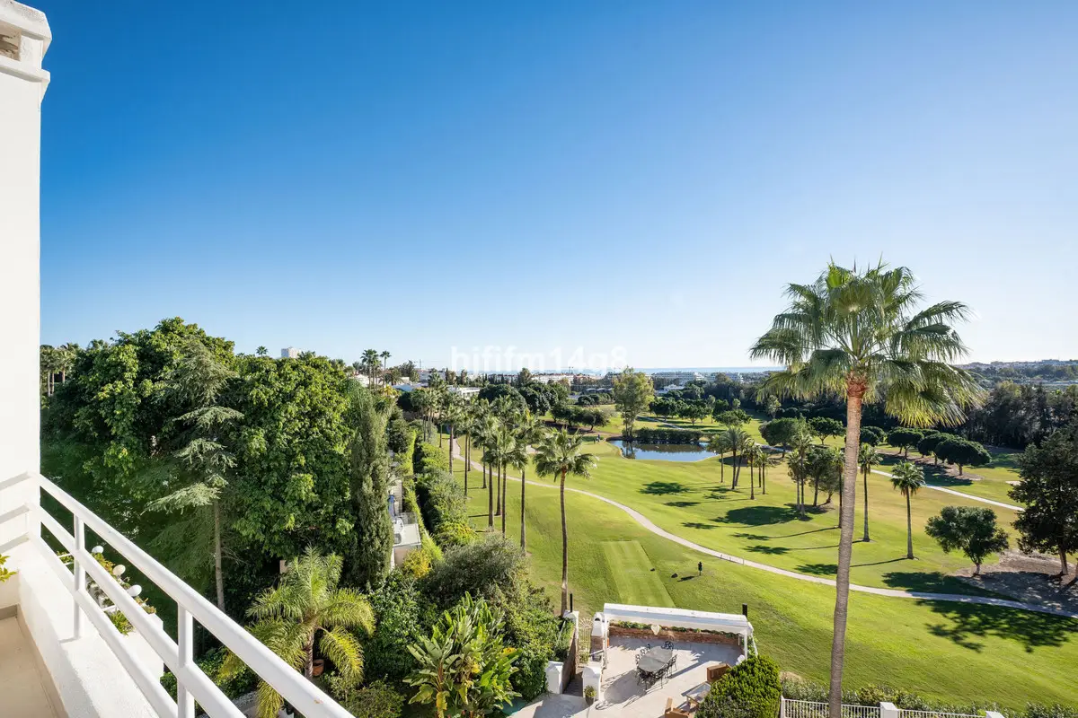 Penthouse Duplex for sale in Nueva Andalucía — photo 1