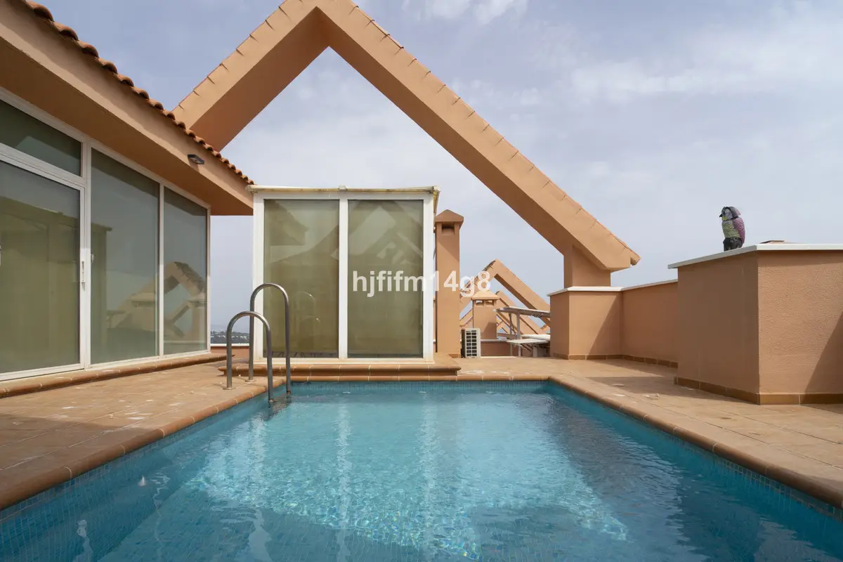 Penthouse for sale in Nueva Andalucía — photo 1
