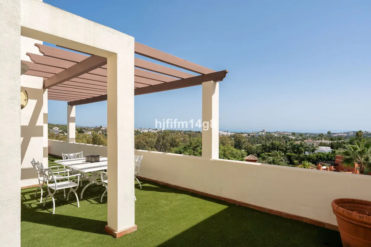 Penthouse Duplex for sale in Nueva Andalucía — photo 1