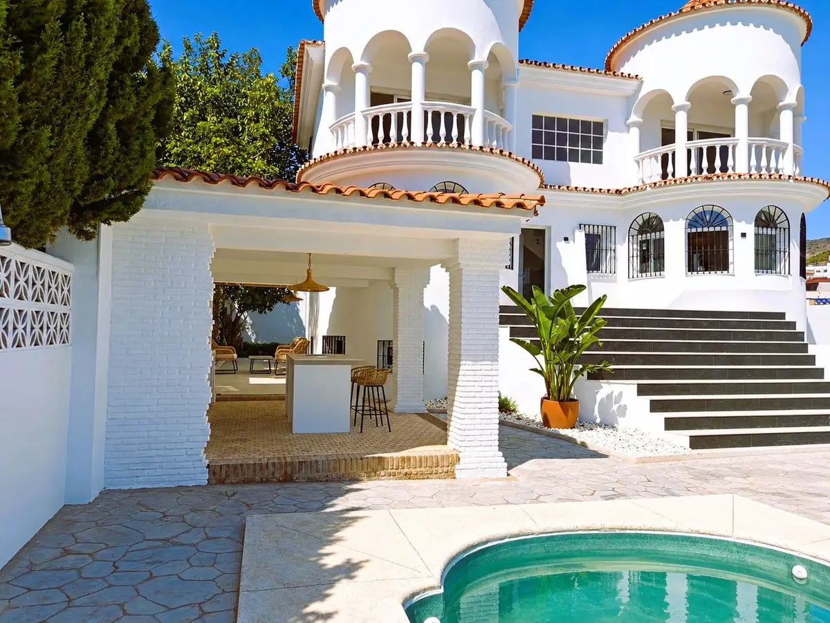 Detached Villa for sale in Arroyo de la Miel — photo 1