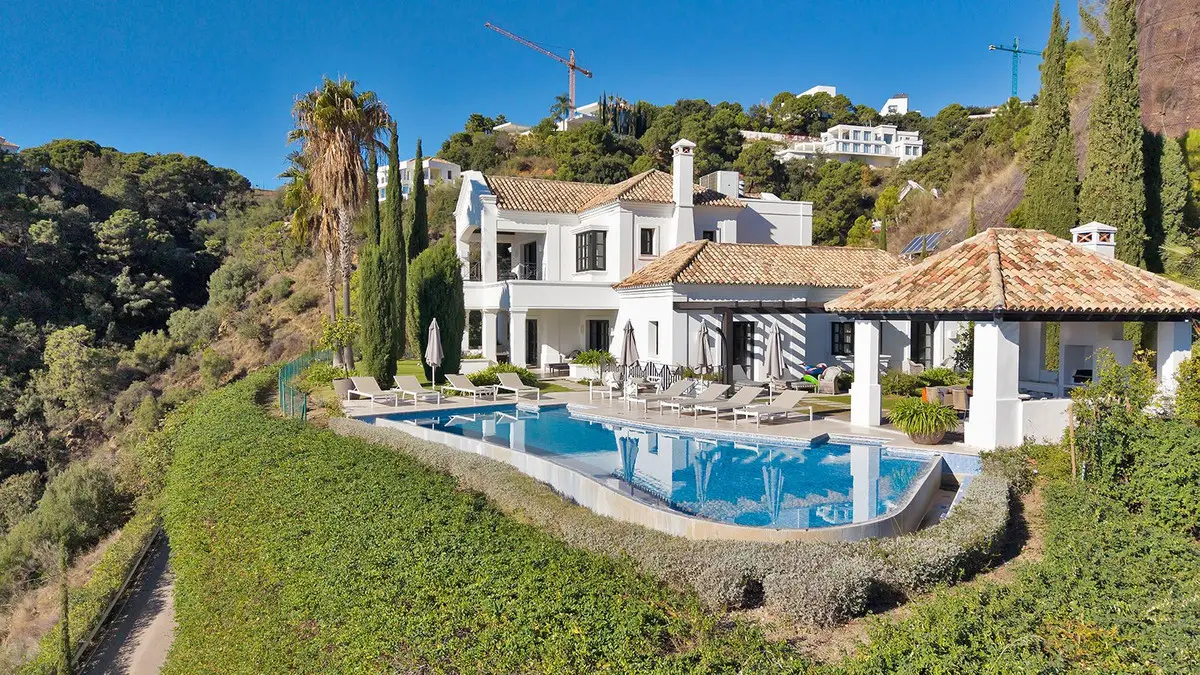 Detached Villa for sale in Benahavís — photo 1
