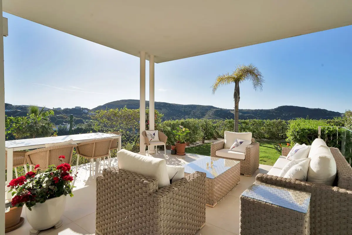 Duplex for sale in Benahavís — photo 1