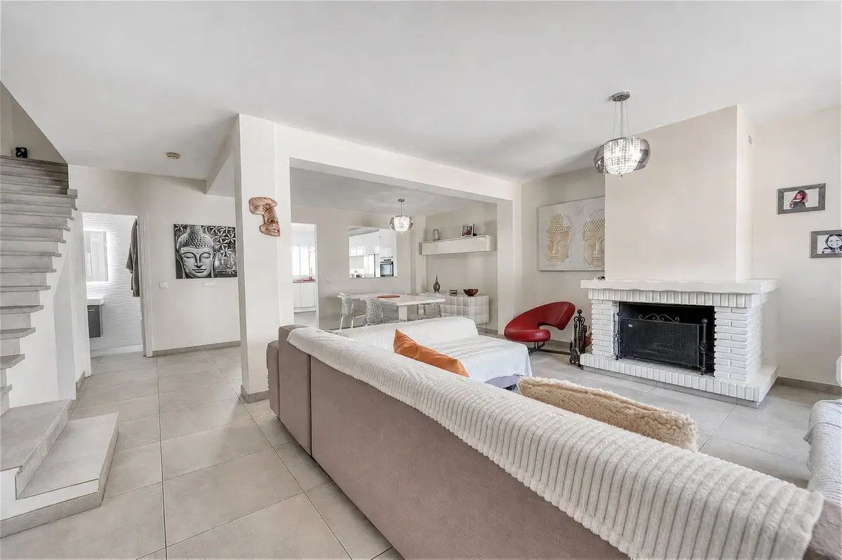 Townhouse for sale in Casares — photo 1