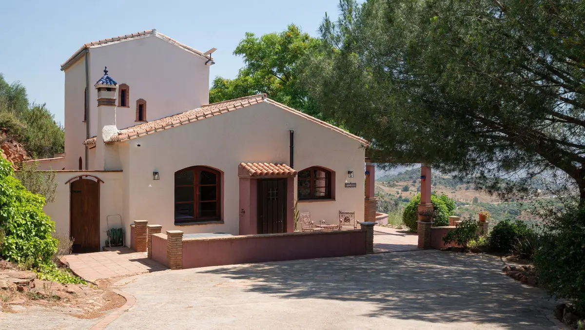 Finca - Cortijo for sale in Almogía — photo 1